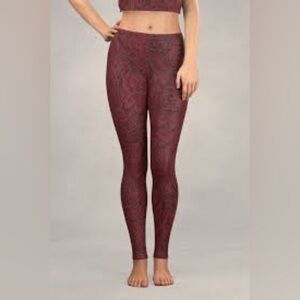 Pink Rose Deep Burgundy floral hidden print leggings, size 1X